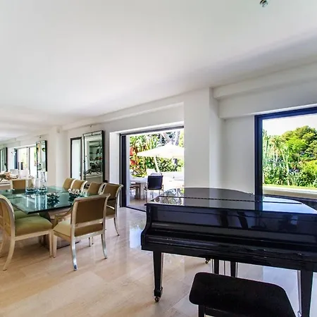 Spectacular holiday villa Villa Saint-Jean-Cap-Ferrat