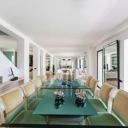 Spectacular holiday villa